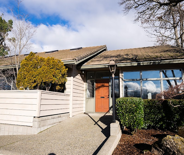 front view of a street dental, dental office, grant pass, oregon