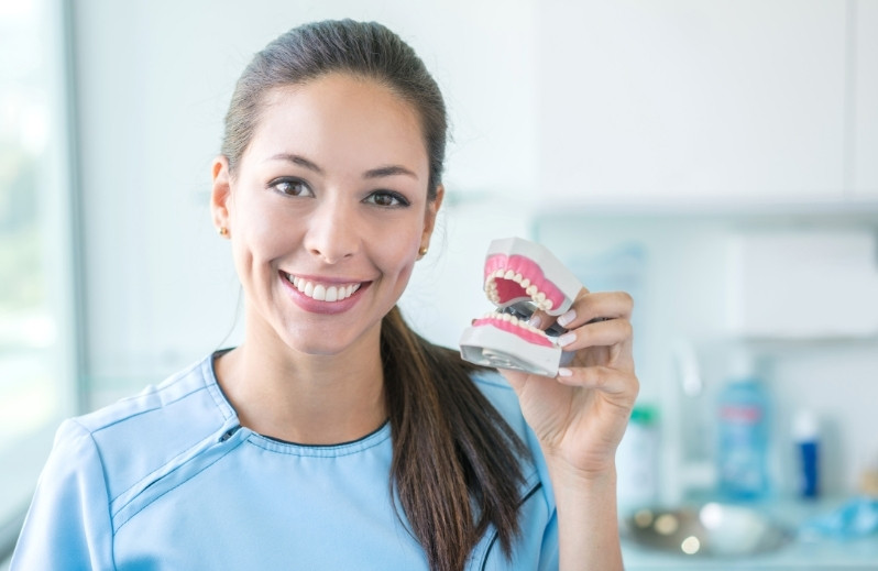 effective tips to make dentures comfortable for sensitive gums