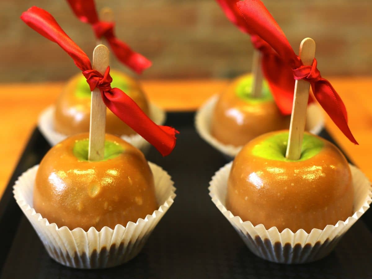 Can Eating Caramel Apples Cause Cavities? Dentist in Sandy Explains