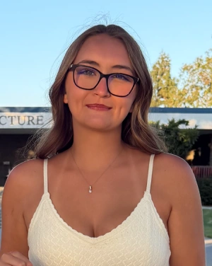 Jordyn Palomino - Dental Assistant/Front office staff