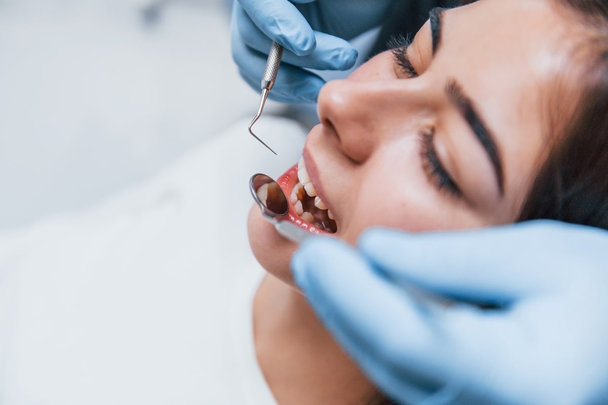 Is Dr. Collins’ Metal-Free Approach the Best Option for Patients with Titanium Allergies in Rosenberg?