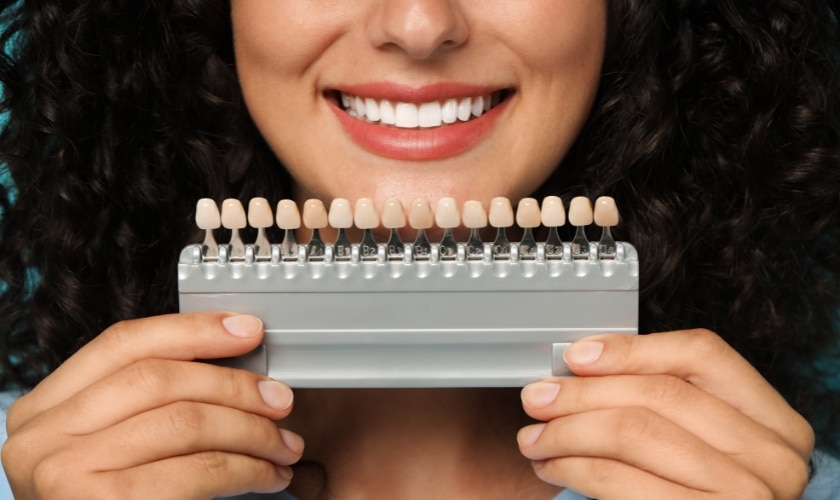 How to Maintain a Bright and Healthy Smile with Veneers?