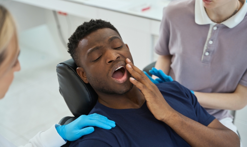 Broken vs. Cracked Tooth: What’s an Emergency and What Can Wait