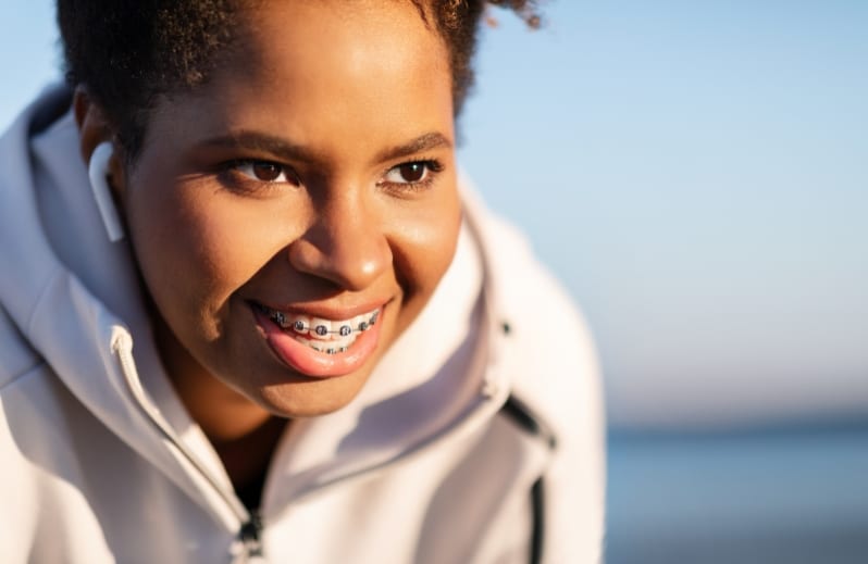 how to deal with irritation from metal braces