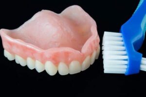 How to care your Dentures