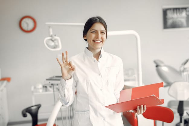 Factors To Consider While Looking For A Dentist Near You