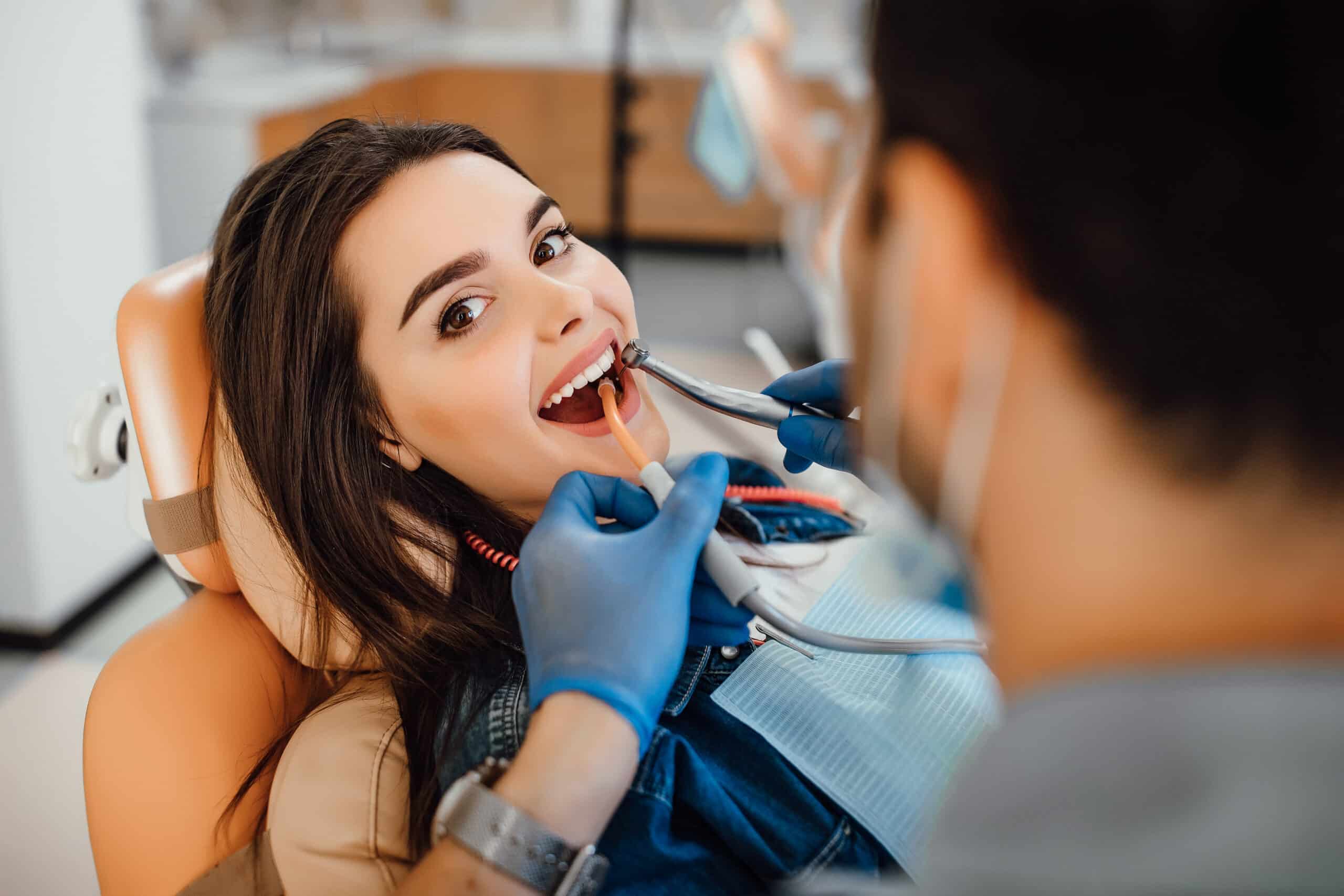 can dental bonding fix gaps between teeth