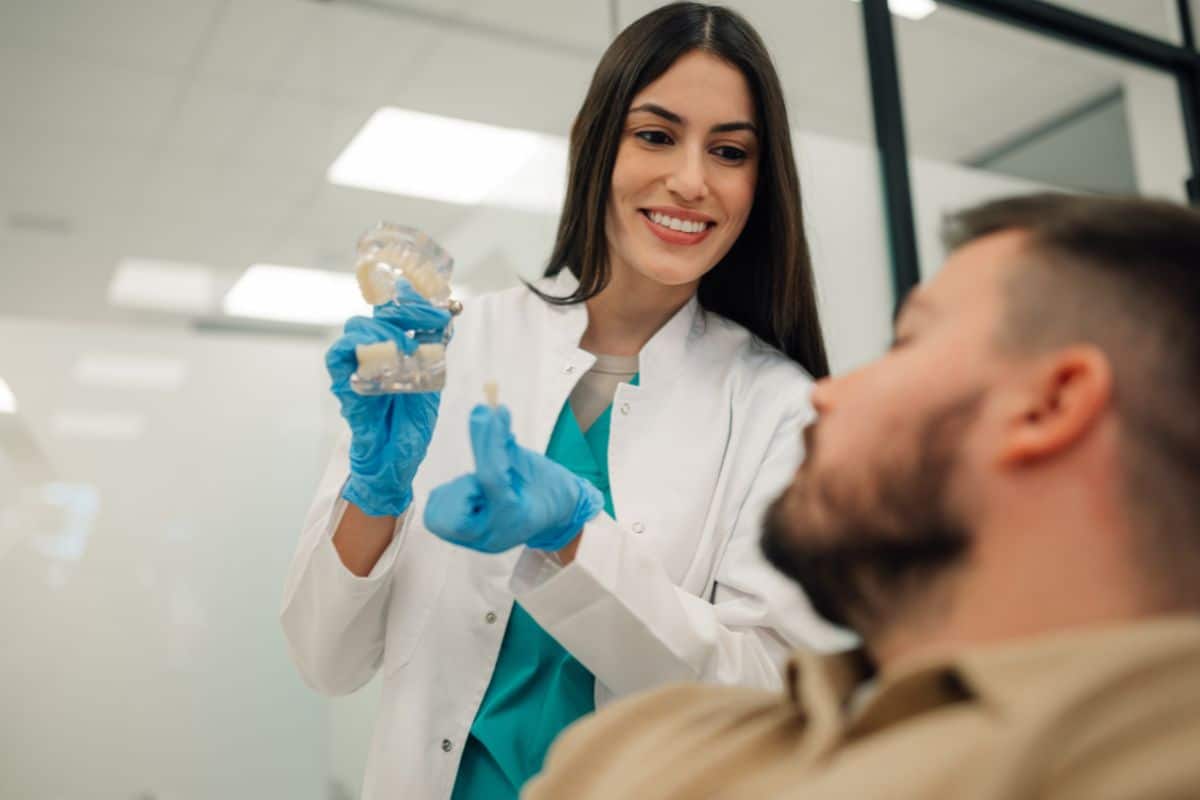 implantes dentales en Chicago