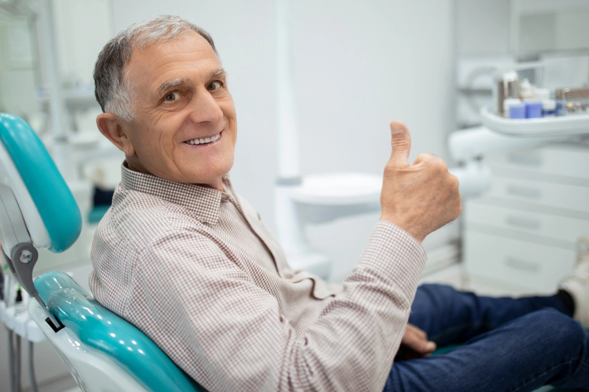 Exploring Porcelain vs. Composite Veneers: Choosing the Best Option for Your Smile Transformation