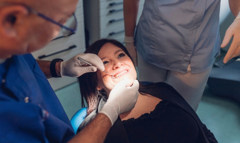 Holistic Dentist Tips: Spot Emergency Bleeding Gums