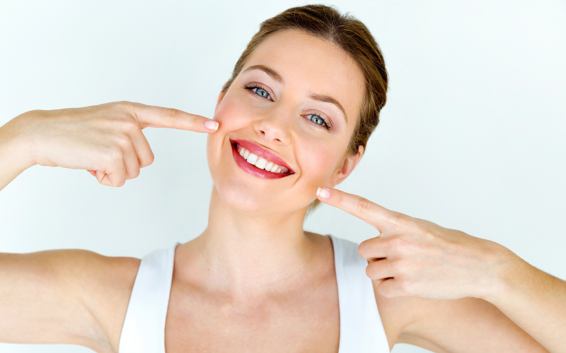 How Cosmetic Dentist Can Help Make You Look Younger