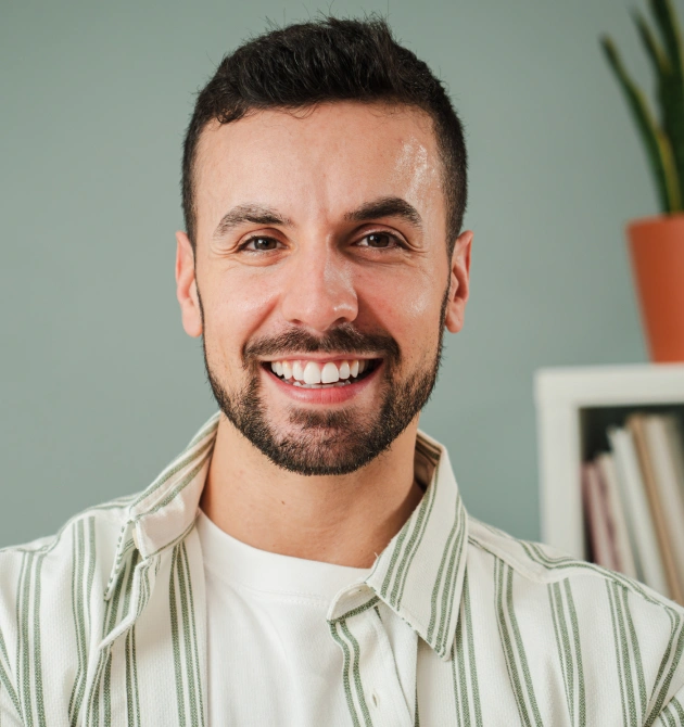 Achieve a Noticeably Brighter Smile