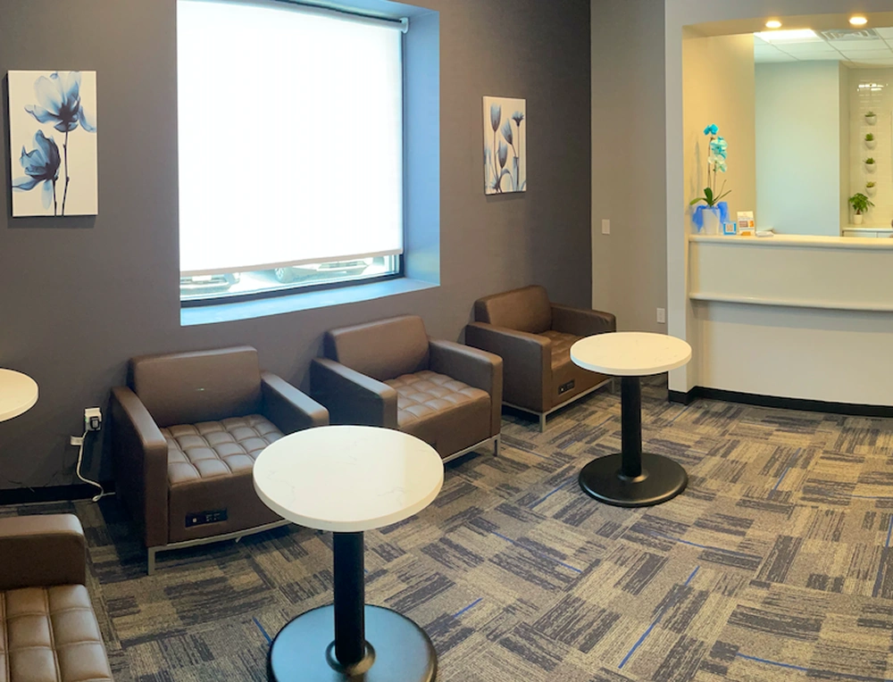 Studio Blu Dental clinic patient waiting room
