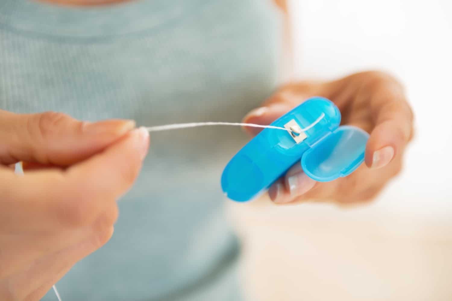 does flossing whiten teeth