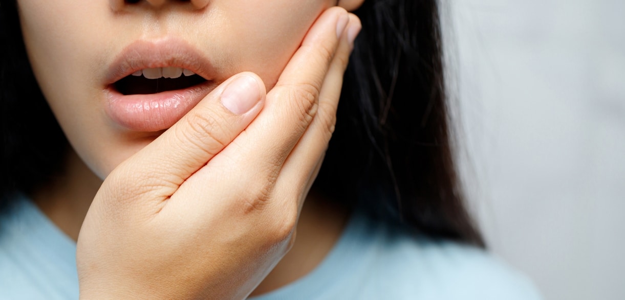 How to Stop a Toothache from a Broken Tooth