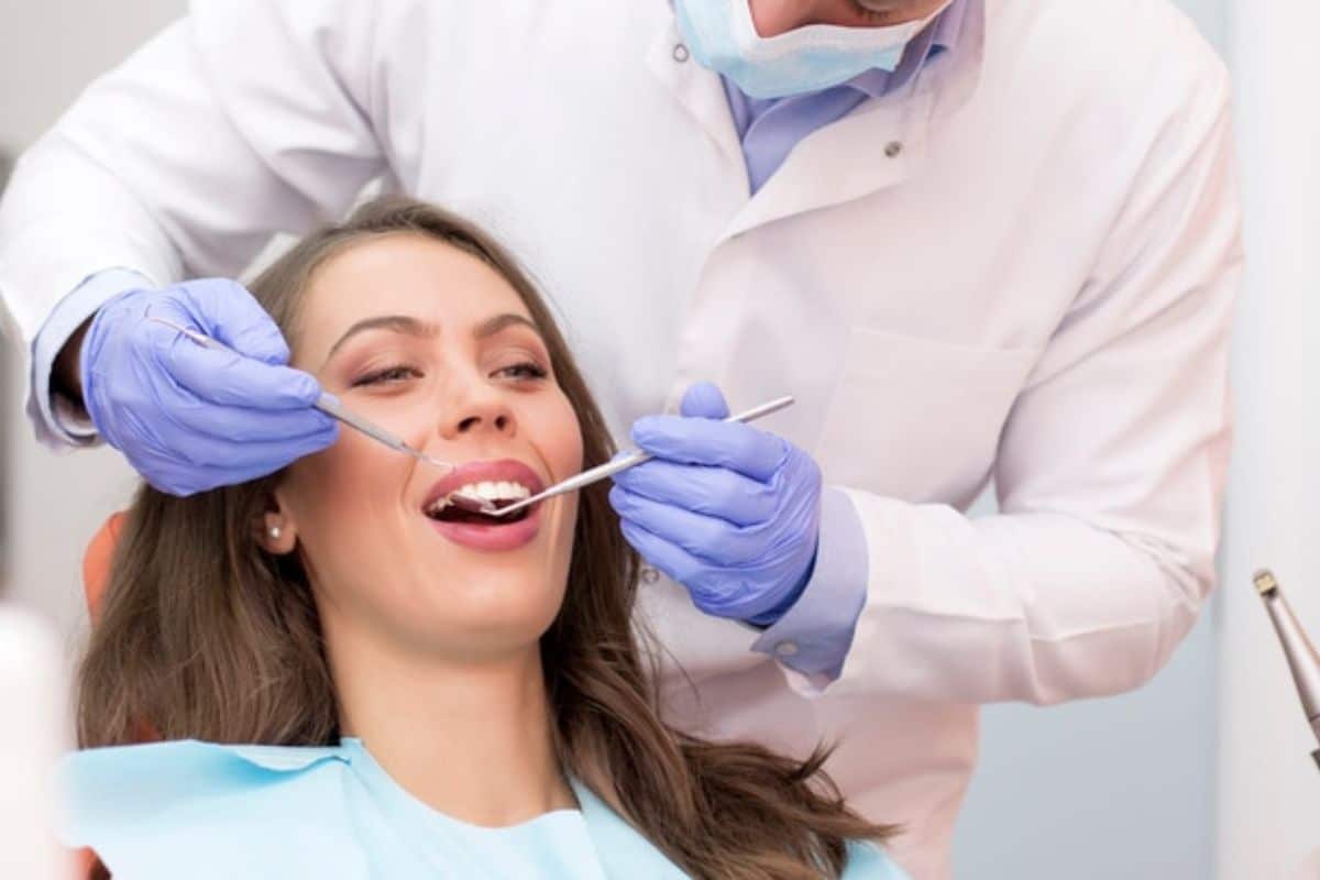 How a Cosmetic Dentist Fixes Aging Smiles
