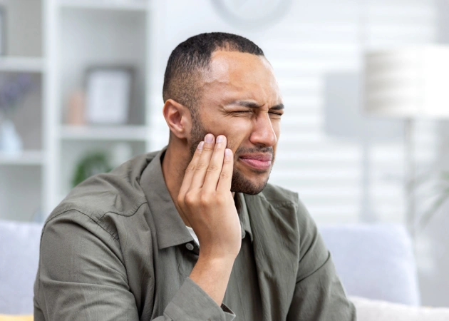 Emergency dental care at Valley Dental Riverview for urgent tooth pain or injuries