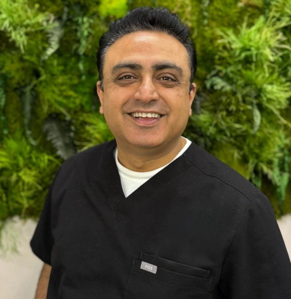 Meet Dr. Vijayant Kapur