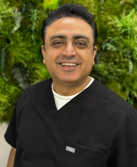 Meet Dr. Vijayant Kapur