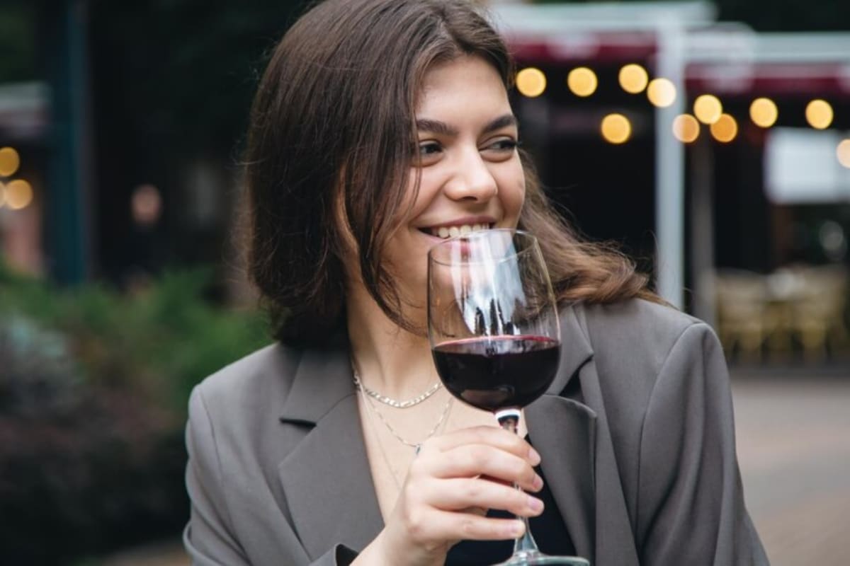 how-alcohol-can-affect-the-results-of-your-whitening-treatment